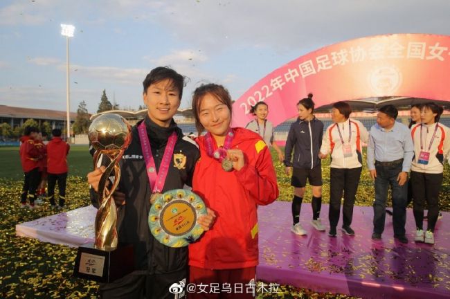 疯狂撞击同学白丝麻麻